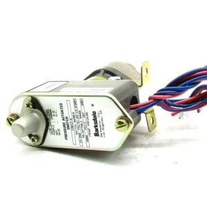 NEW BARKSDALE C9612-0 PRESSURE ACTUATED SWITCH  C96120