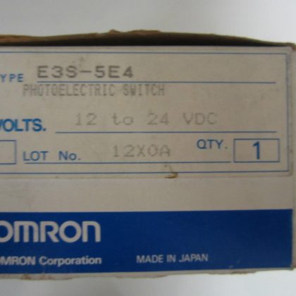 NEW OMRON E3S-5E4 SENSOR E3S5E4