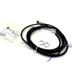 NEW ALLEN BRADLEY 872C-NH8NP12-E2 INDUCTIVE PROX SENSOR 872CNH8NP12E2