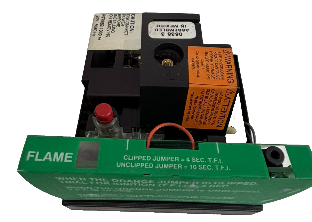 NEW HONEYWELL R7795B1009 BURNER CONTROLLER 120V 50/60HZ - Image 3