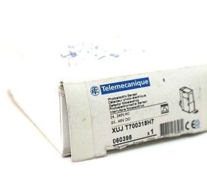 NEW TELEMECANIQUE XUJ-T700318H7 PHOTOELECTRIC SENSOR 060398 XUJT700318H7