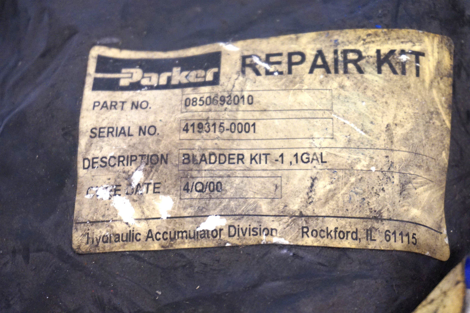 NEW PARKER 0850692010 BLADDER REPAIR KIT, 1 GALLON - Image 3