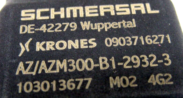 NEW SCHMERSAL AZ/AZM300-B1-2932-3 ACTUATOR 103013677 AZAZM300B129323 ...
