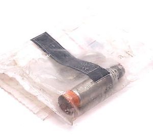 NEW EFECTOR IGS001 PROXIMITY SENSOR IGK2008BARKA/M/LS-104AK