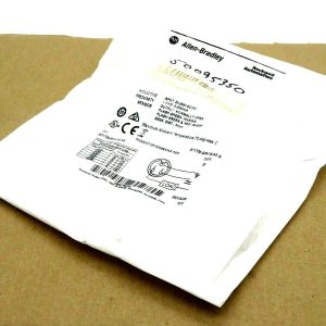 NEW ALLEN BRADLEY 871TM-B5N18-N3 PROXIMITY SENSOR 871TMB5N18N3