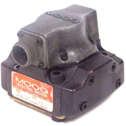 USED MOOG 760-104A SERVO VALVE 760104A