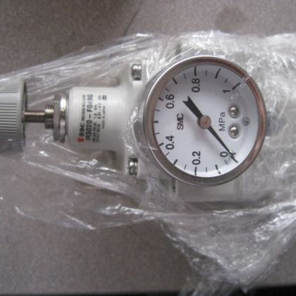 NEW SMC IR3020-F04BG PRECISION REGULATOR