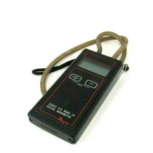 USED DWYER SERIES 475 MARK III DIGITAL MANOMETER