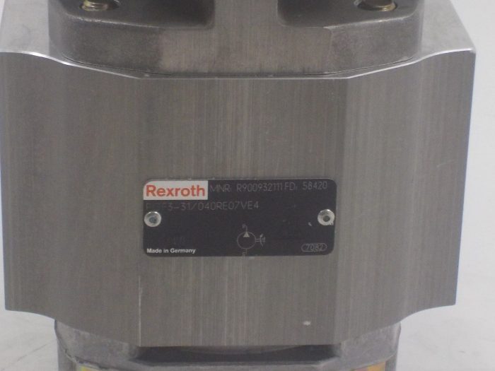 NEW REXROTH PGF3-31/040RE07VE4 HYDRAULIC PUMP R900932111 PGF331040RE07VE4 - Image 3