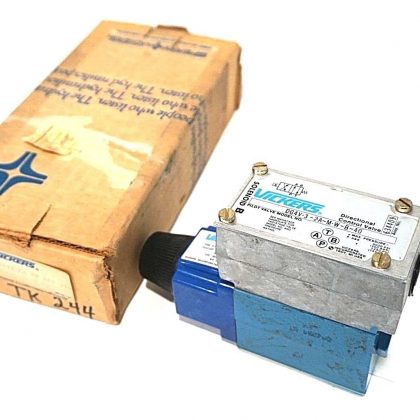 NEW VICKERS DG4V-3-2A-M-W-B-40 DIRECTIONAL CONTROL VALVE 634409  DG4V32AMWB40