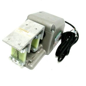 NEW SYNTRON F-010-B MAGNETIC FEEDER 115V F010B