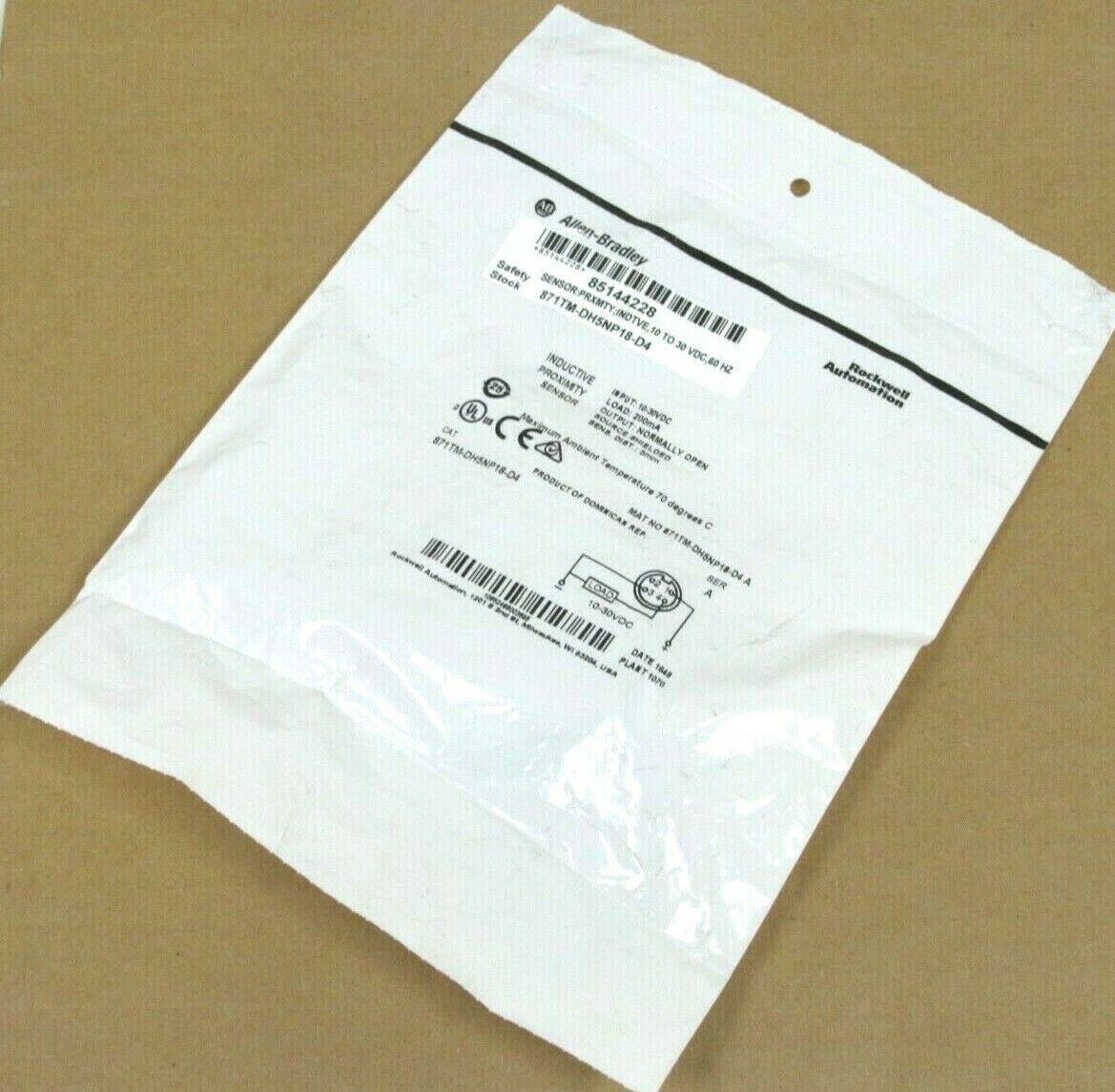 NEW ALLEN BRADLEY 871TM-DH5NP18-D4 iNDUCTIVE PROXIMITY SENSOR 871TMDH5NP18D4
