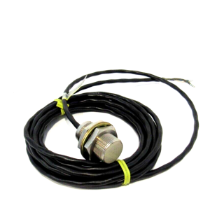 NEW OMRON E2CA-X5A PROXIMITY SENSOR E2CAX5A