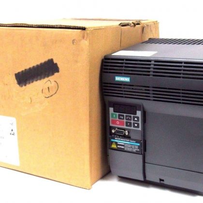 NEW SIEMENS 6SE3221-0DC40 MICROMASTER DRIVE 6SE32210DC40 5HP 400/500V
