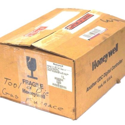 NEW HONEYWELL DC300E-0-000-20-0000-0 TEMPERATURE CONTROLLER