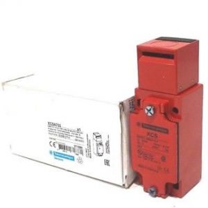 NEW TELEMECANIQUE XCSA703 SAFETY LIMIT SWITCH