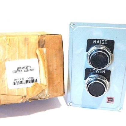 NEW CUTLER HAMMER 10250T3672 PUSH BUTTON STATION
