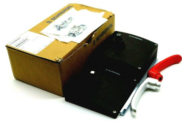 NEW SCHMERSAL AZ/AZM 200-B30-RTAG1P1 SOLENOID INTERLOCK AZAZM200B30RTAG1P1