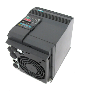 USED SIEMENS 6SE3221-0DC40 MICROMASTER VECTOR DRIVE 6SE32210DC40