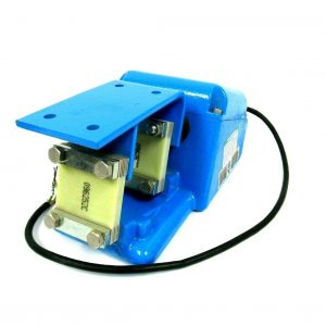 NEW SYNTRON F-010-B MAGNETIC FEEDER F010B