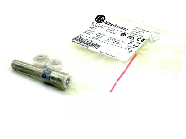 NEW ALLEN BRADLEY 872C-D2NP8-D4 PROXIMITY SENSOR 872CD2NP8D4