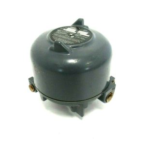 NEW FISHER 546 ELECTRO-PNEUMATIC TRANSDUCER INPUT 4-20MA DC OUTPUT 0-18 PSI