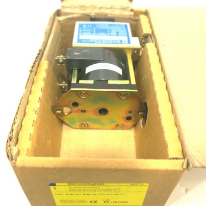 NEW SQUARE D 8501XUDO40V63 CONTROL RELAY SER. A