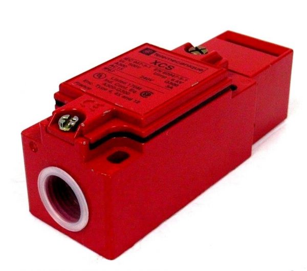 NEW TELEMECANIQUE XCS-A703 INLOCK SWITCH XCSA703