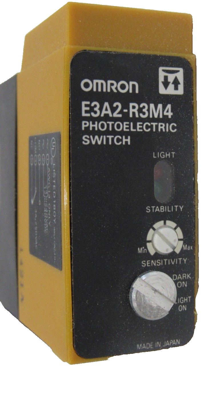 NEW OMRON E3A2-R3M4 PHOTO SWITCH E3A2R3M4 - SB Industrial Supply, Inc.