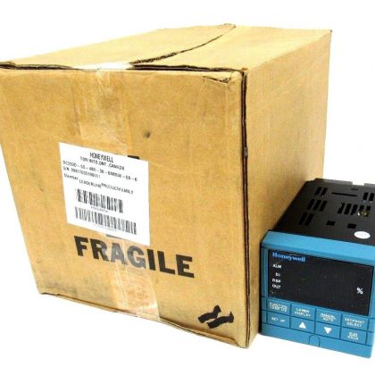NEW HONEYWELL DC330D-SS-400-30-0AB000-00-0 TEMP CONTROL DC330DSS400300AB000000