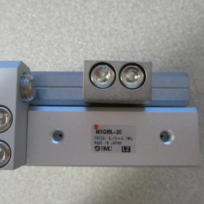 NEW SMC MXQ16L-20CS SLIDE TABLE CYLINDER MXQ16L20CS