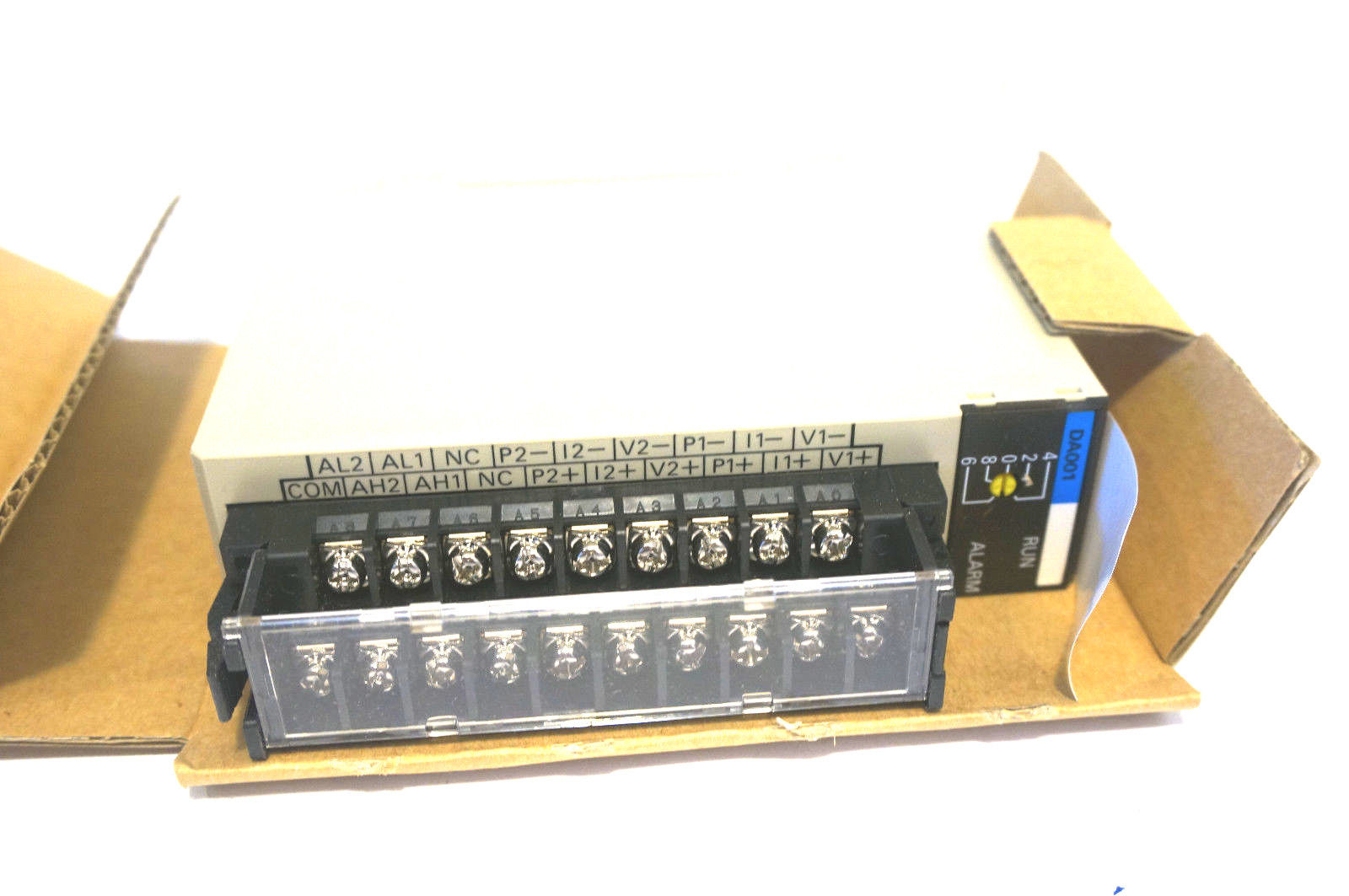 NEW OMRON C200H-DA001 CONTROLLER C200HDA001 - Image 4