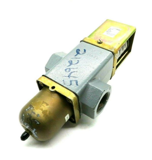 USED JOHNSON CONTROLS V48AF-2 3-WAY PRESSURE REGULATING VALVE V48F2