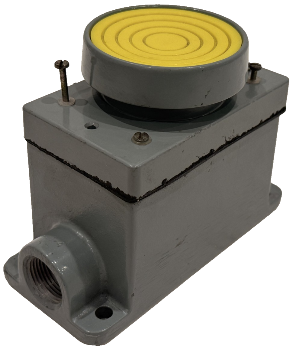 ALLEN BRADLEY 800P-1S1SY SER. C PUSH BUTTON SWITCH 600V 800P1S1SY NEW, SURPLUS - Image 3