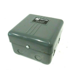 NEW MAGNETEK TYPE 1 ENCLOSURE W/ 1500HL1S7 LIQUID LEVEL CONTROL