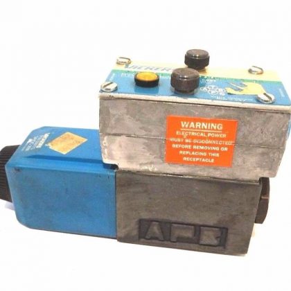 NEW VICKERS DG4V3S2AMFPBWLH560 CONTROL VALVE