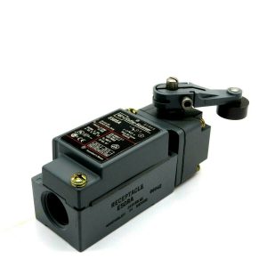 NEW CUTLER HAMMER E50SA LIMIT SWITCH WITH OPERATING HEAD E50RA E50DR1