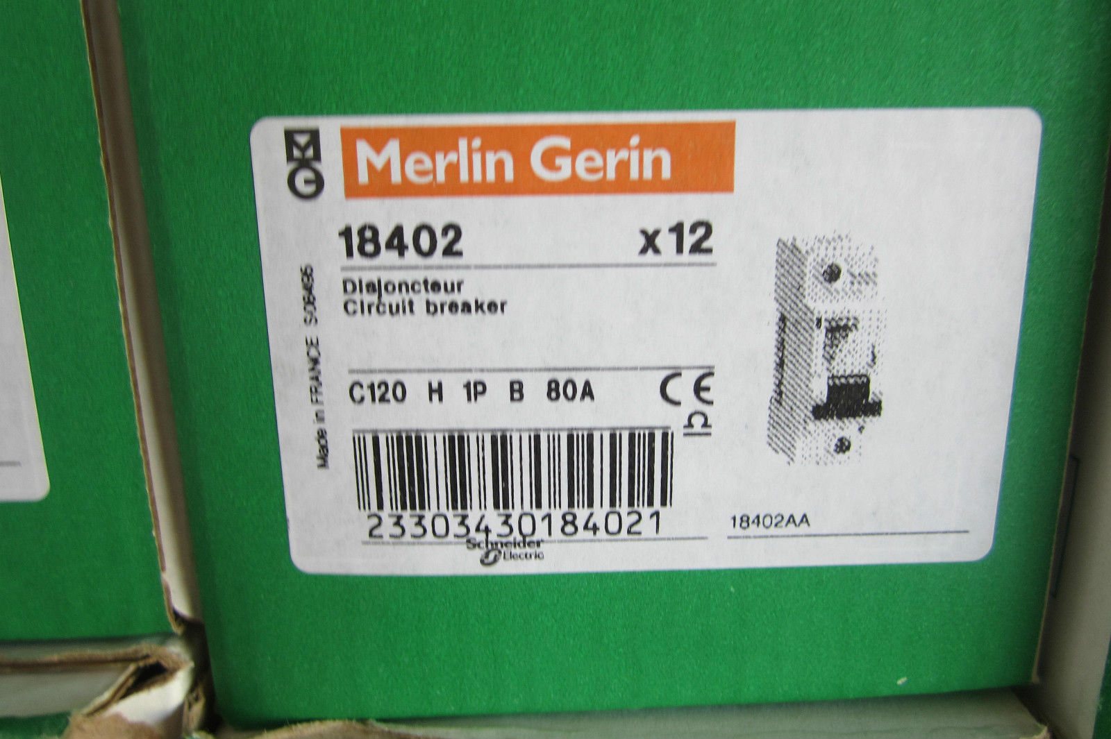 12 NEW MERLIN GERIN 18402 CIRCUIT BREAKERS BOX OF 12