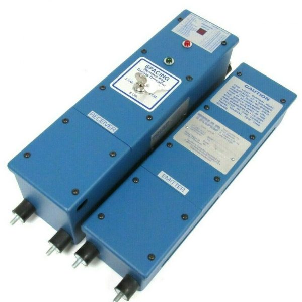 NEW TRIAD TR-12-8K-20 PROGRAMMABLE SAFETY LIGHT CURTAIN EMITTER & RECEIVER