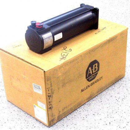 NEW ALLEN BRADLEY 1326AB-B3E-11-3396F SERVO MOTOR 1326ABB3E113396F