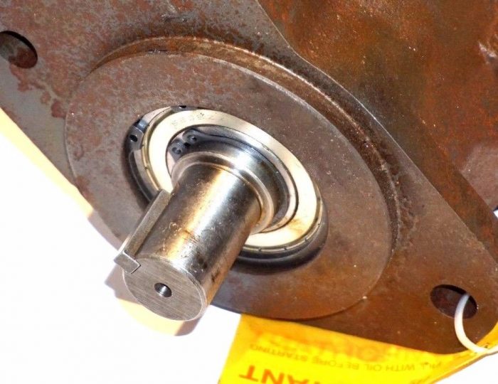 NEW VICKERS PVB20 RS 20 CM 11 HYDRAULIC PISTON PUMP PVB20RS20CM11 - Image 4