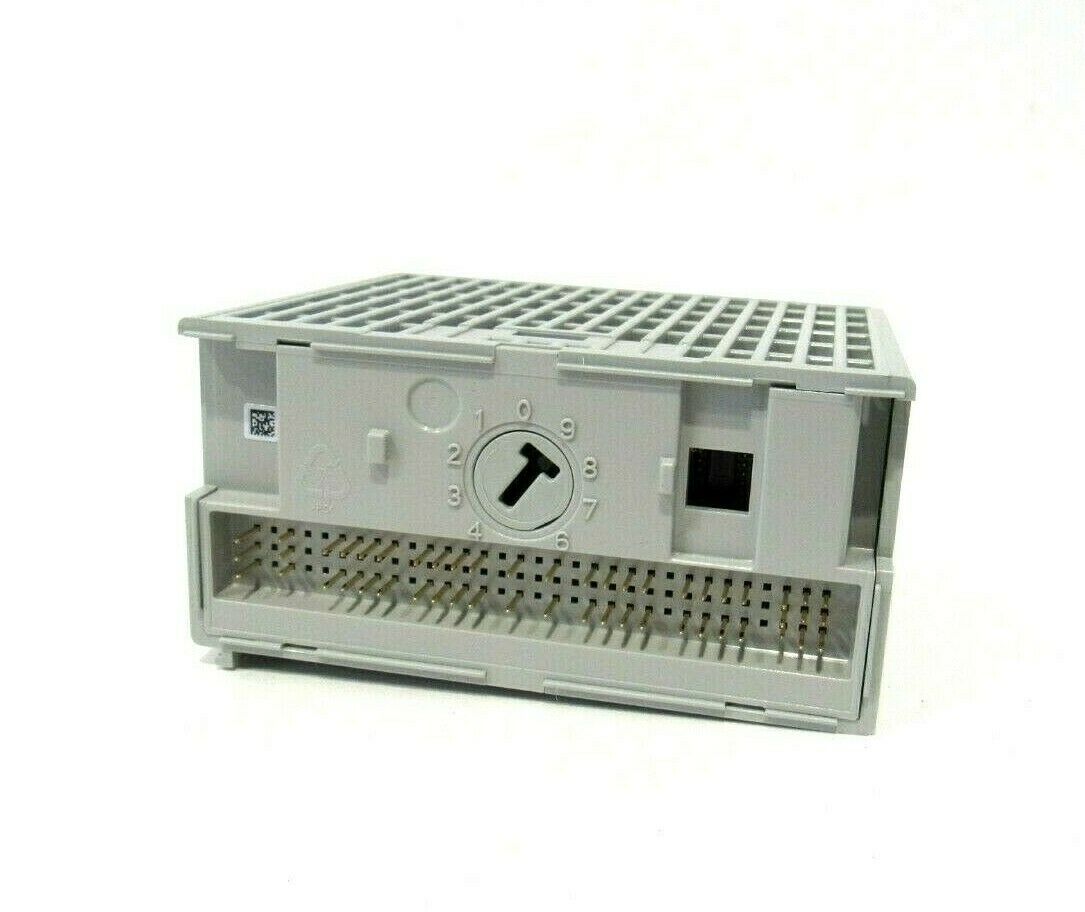 NEW ALLEN BRADLEY 1794-OE8H OUTPUT MODULE SER.B 1794OE8H - Image 3