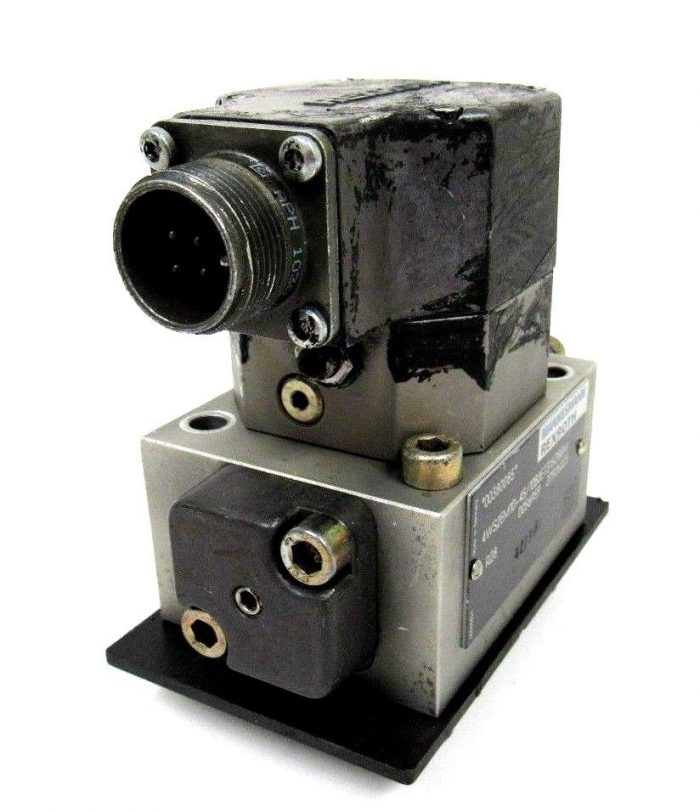 USED REXROTH 4WS2EM10-45/10B2ET315Z8BM SERVO VALVE 4WS2EM104510B2ET315Z8BM