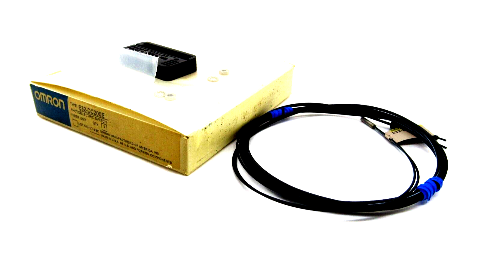 NEW OMRON E32-DC200E PHOTOELECTRIC SWITCH E32DC200E