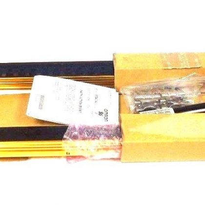 NEW OMRON / STI  F3SJ-A0455P20 LIGHT CURTAIN SET  18" TRANSMITTER / RECEIVER