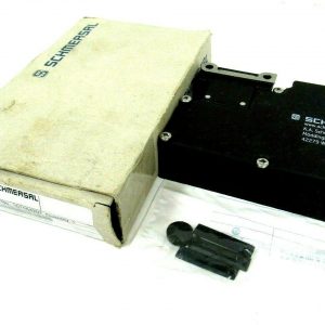 NEW SCHMERSAL 101164207 SOLENOID INTERLOCK SWITCH AZM 161SK-12/12RK-024