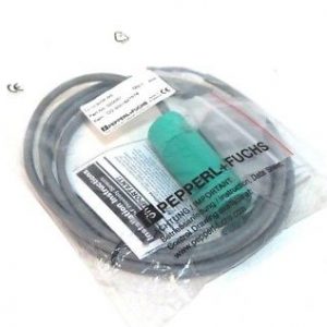 NEW PEPPERL & FUCH CJ10-30GK-WS PROXIMITY SENSOR 020051 CJ1030GKWS