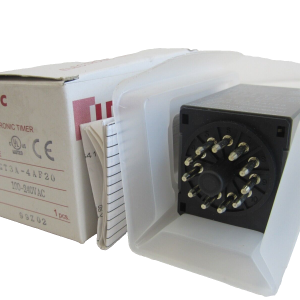 NEW IDEC GT3A-4AF20 TIMER 100-240VAC GT3A4AF20