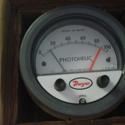 NEW DWYER MODEL 3100 PRESSURE GAGE SWITCH