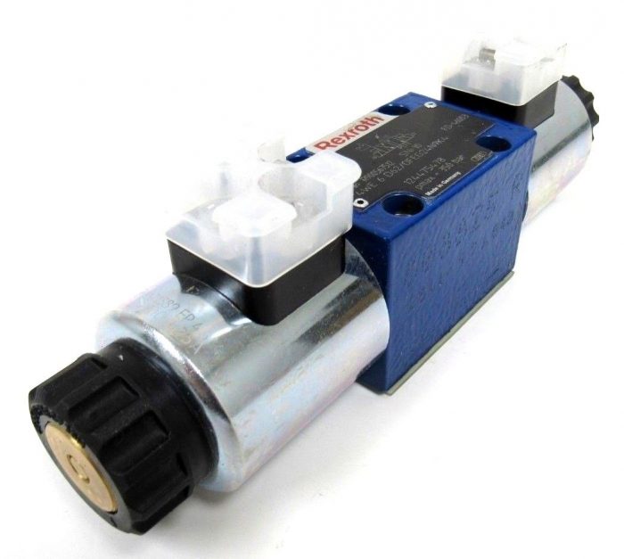 NEW REXROTH R900567512 VALVE 4WE-6-D62/OFEG24N9K4